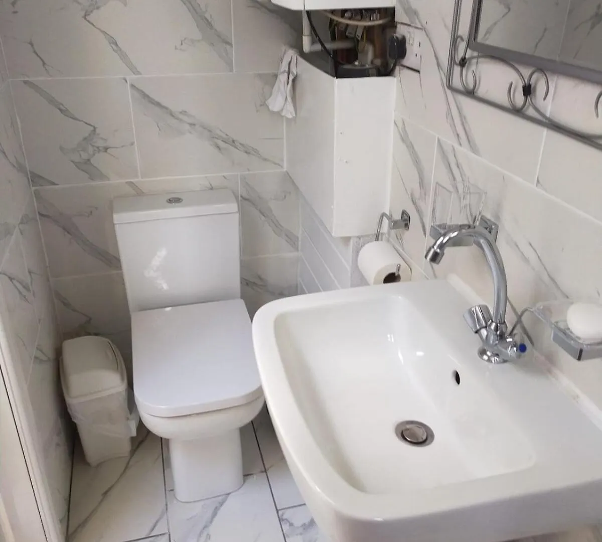 Apartment, Female And Children Only Bradford  0*, Bradford (West Yorkshire)